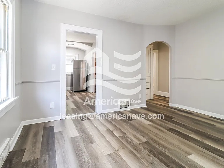 1534620_003_dining_room_4.jpg