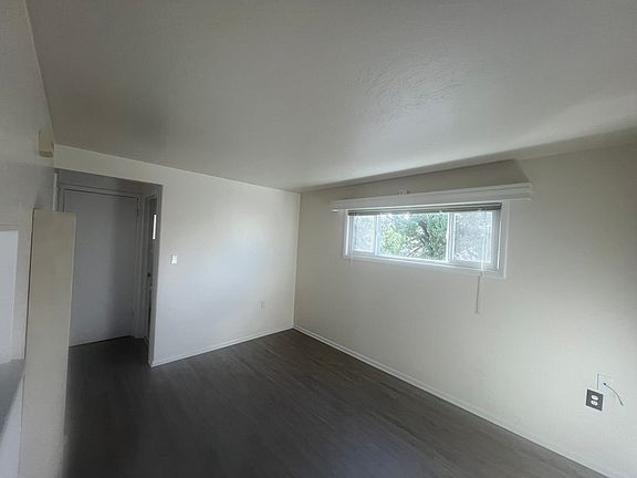 5th image of 231 Kentucky St APT D