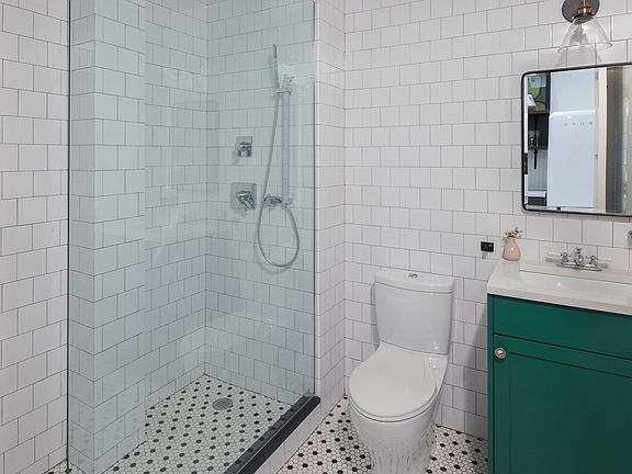 5th image of 352 Weirfield St #2K