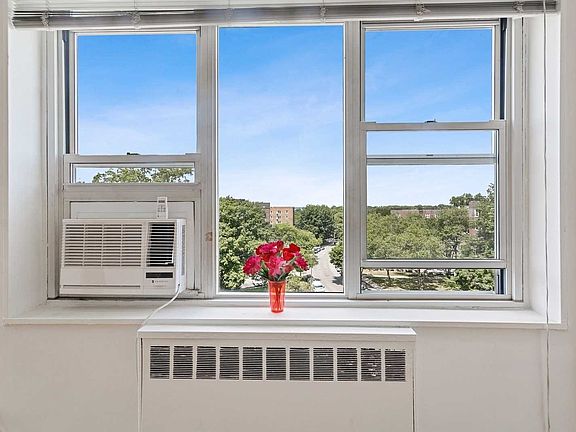 5th image of 18-70 211th St APT 6G