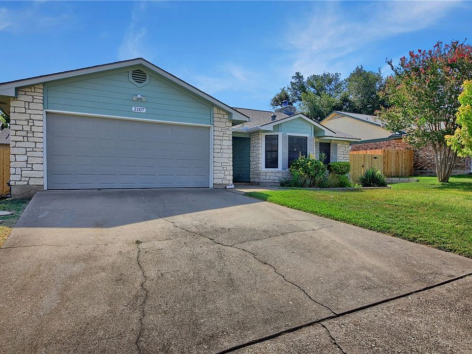 1st image of 2107 Oxford Blvd