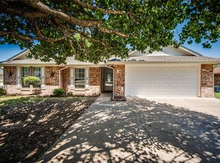 300 Newfield St, Venus, TX 76084