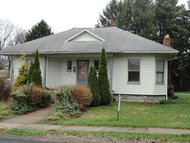 1st image of 202 Franklin Pl
