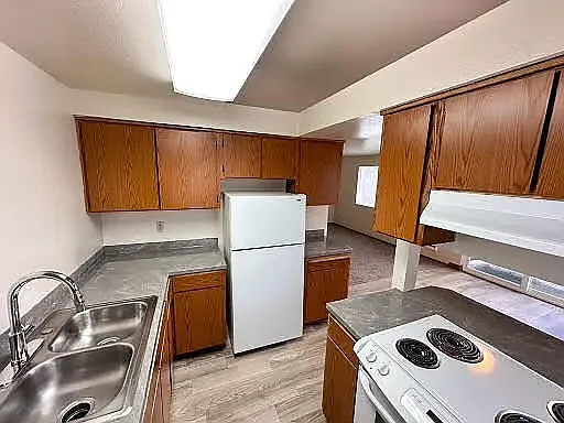 Liberty Square Apartments — Photo 3