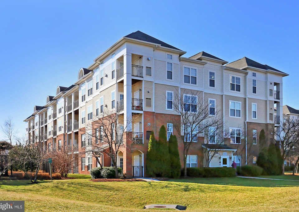 1st image of 3810 Lightfoot St Unit 409