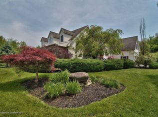 11028 Valley View Dr, Clarks Summit, PA 18411