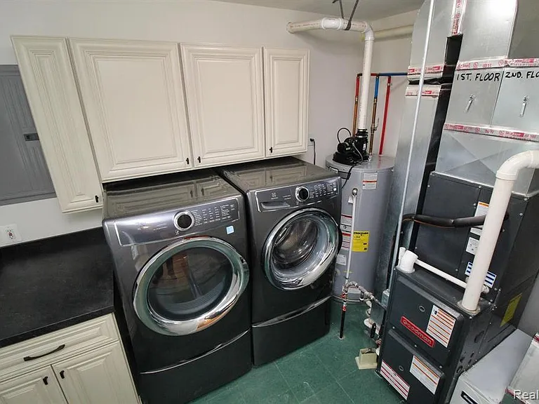 37752 Huron Pointe Dr — Photo 23