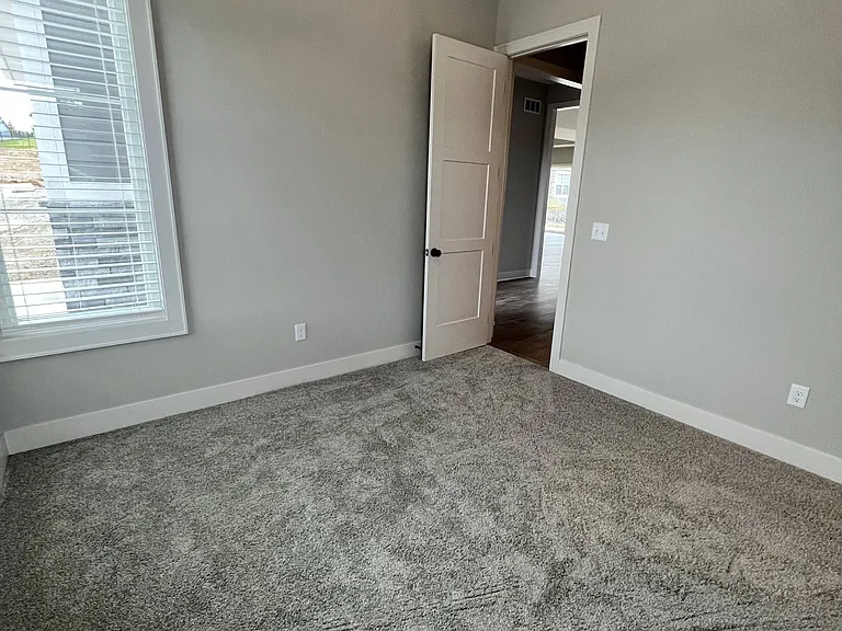11009 S Millstone Dr — Photo 8
