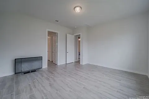 106 Valencia — Photo 14
