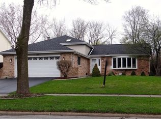 1247 Leverenz Rd, Naperville, IL 60564