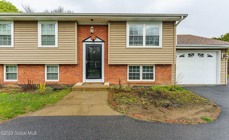 4th image of 79 Crescent Street