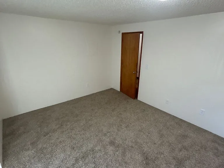 637 Glen Creek Rd NW — Photo 9