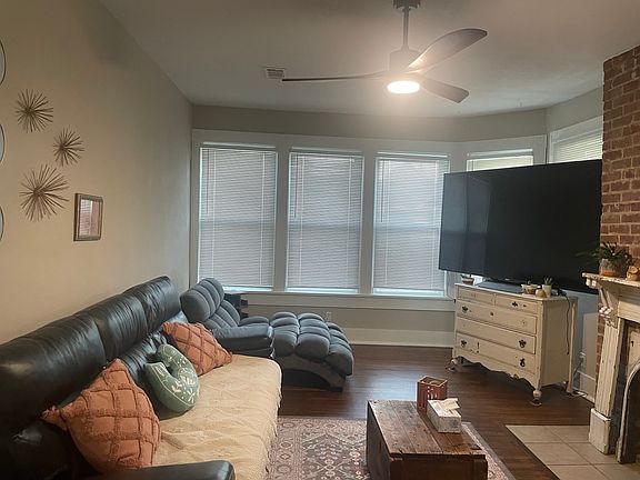 3rd image of 1822 N Delaware St APT 4