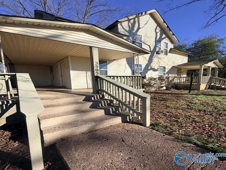3505 Bradley St SW — Photo 2