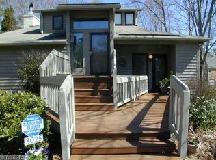 3025 N Lakeshore Dr, Winston Salem, NC 27106