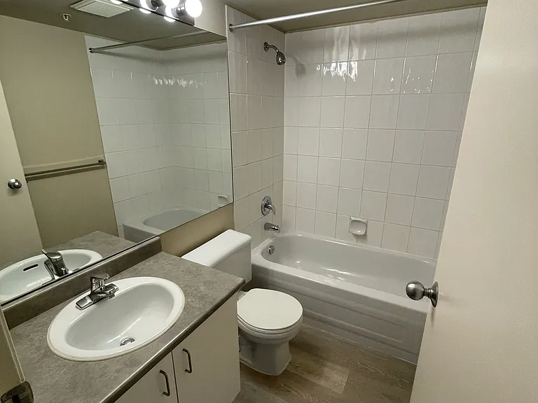 3528 Vanness Ave — Photo 30