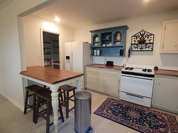 4th image of 7100 Namozine Rd #2