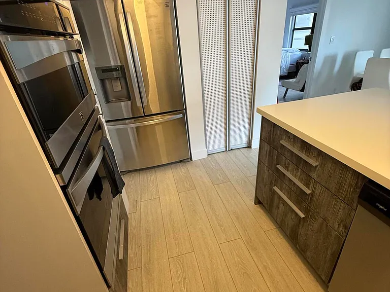330 SE 20th Ave #306 — Photo 17