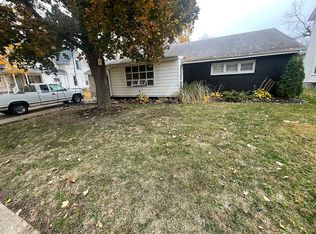 117 Garfield Ave, Galesburg, IL 61401