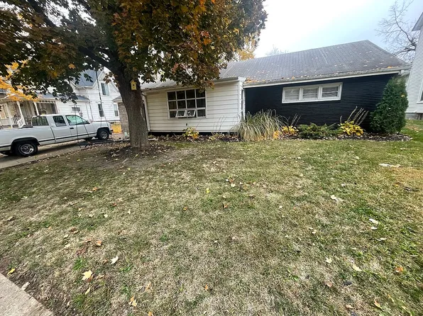 117 Garfield Ave, Galesburg, IL 61401