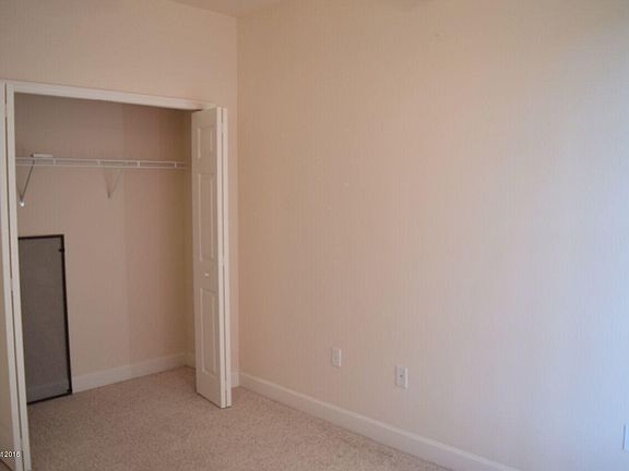 5th image of 3043 Glenridge Cir