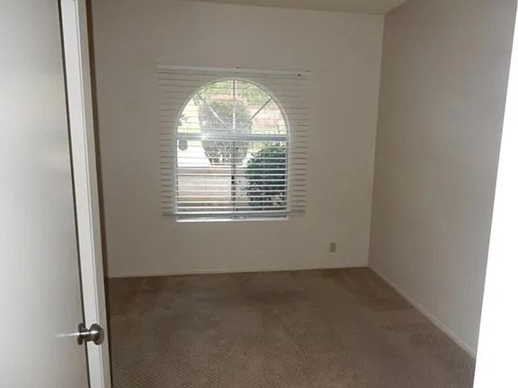 5th image of 7125 Woodlake Ave Unit B
