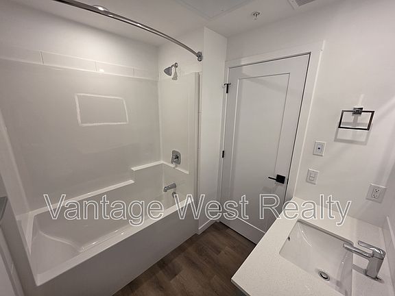 2nd image of 1274 Devonshire Ave #240