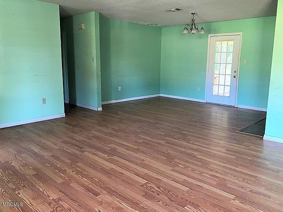 4th image of 12458 Briarwood Dr E