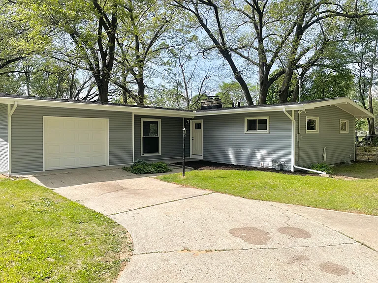 317 Country Club Ter — Photo 1