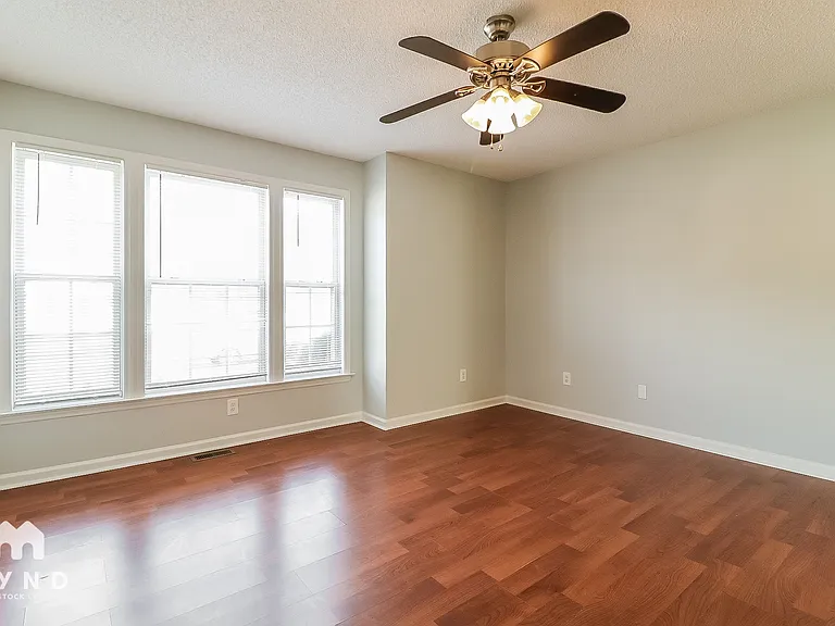 928 Shannondale Dr — Photo 12