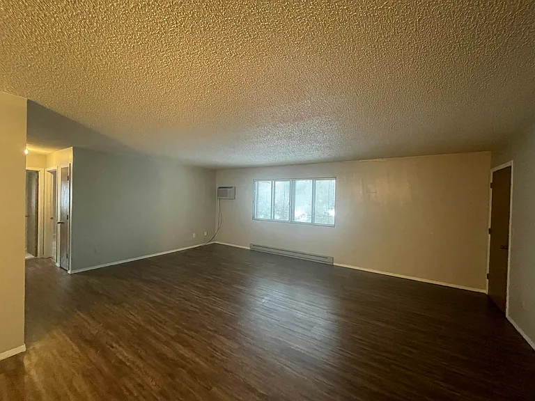 700 Park Ave — Photo 14