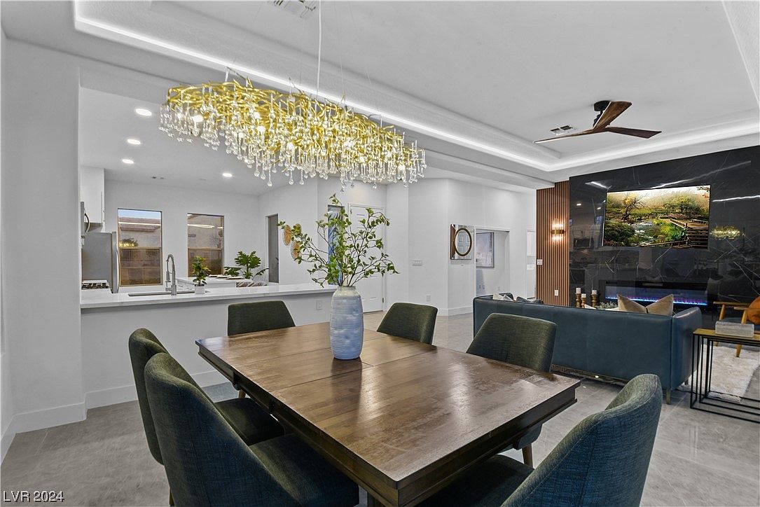 577 Mountain Links Dr