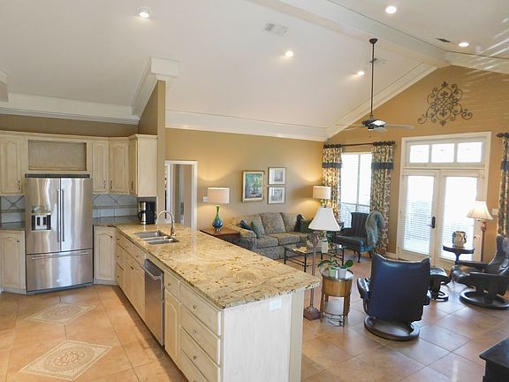 4th image of 6910 Forest Oak Dr