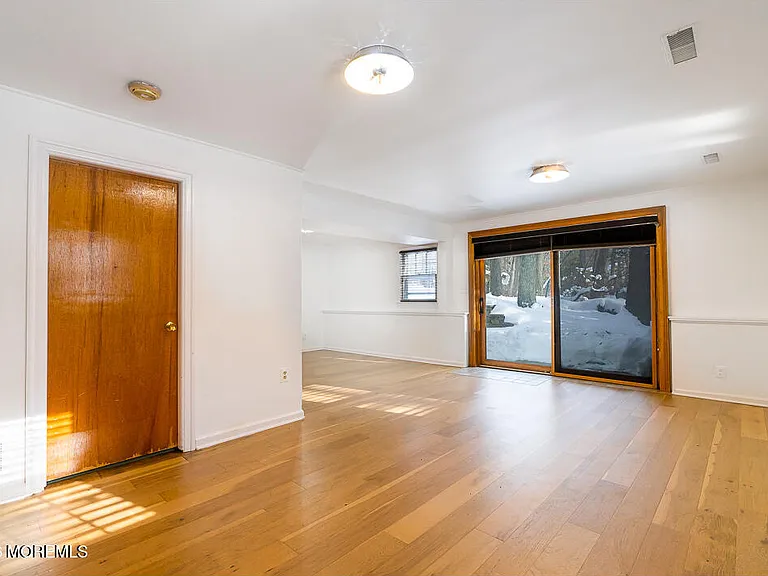 315 Beverly Way — Photo 19