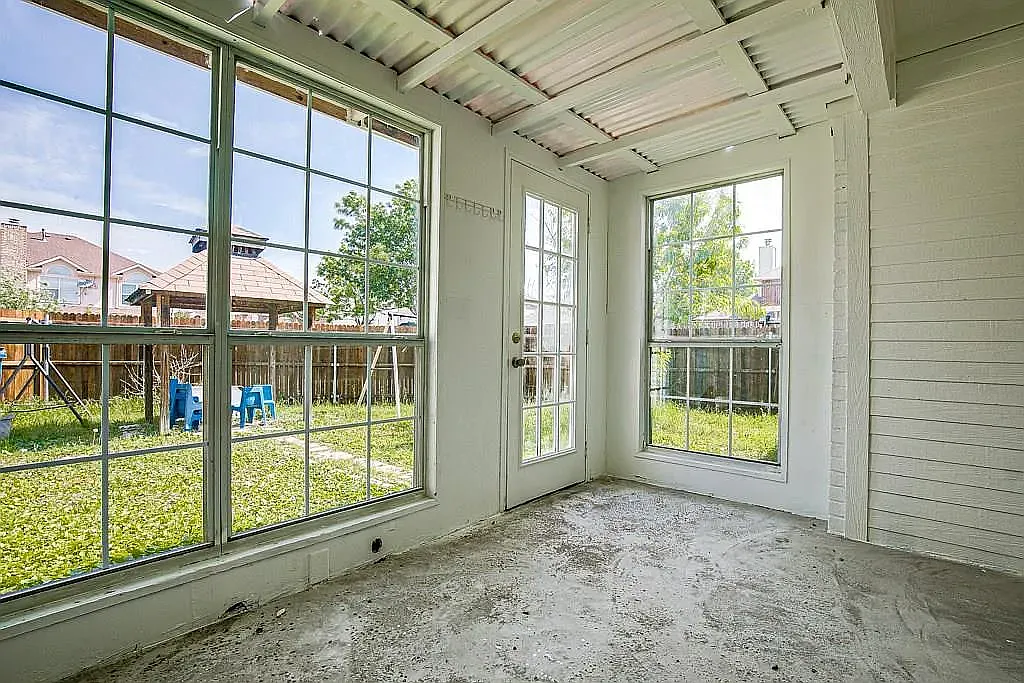 4 bed, 2189 sqft, $2,700 — Photo 2