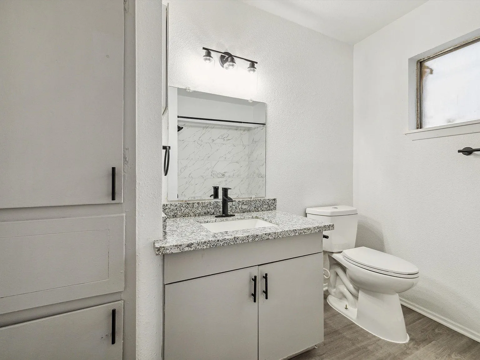 7500 Highcrest Dr — Photo 2