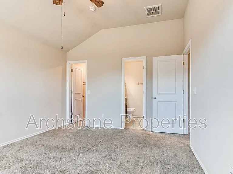 19704 Taggert Dr — Photo 26