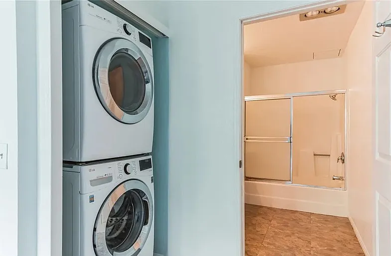 1 bed, 1.0 bath, 661 sqft, $2,000 — Photo 2