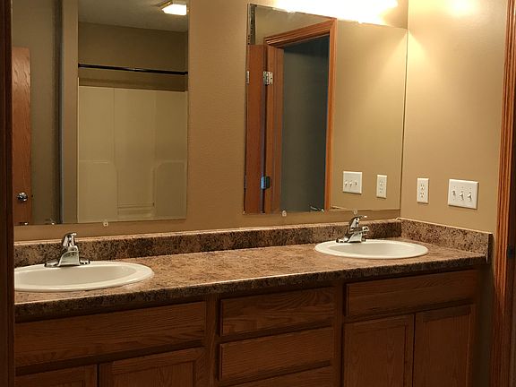 Photo of a similar property.