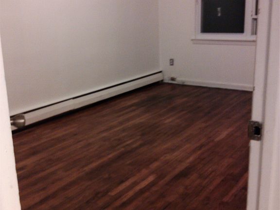 2nd image of 933 E 217th St