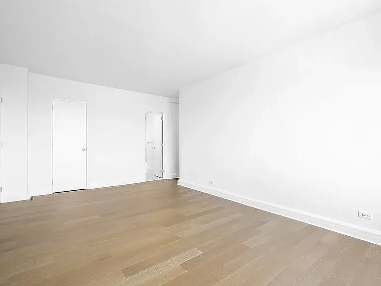215 E 68th St #30B — Photo 12
