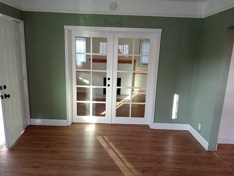 1129 S Evans St — Photo 8