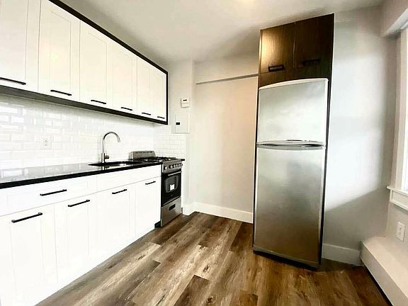 3rd image of 260 Audubon Ave #32L