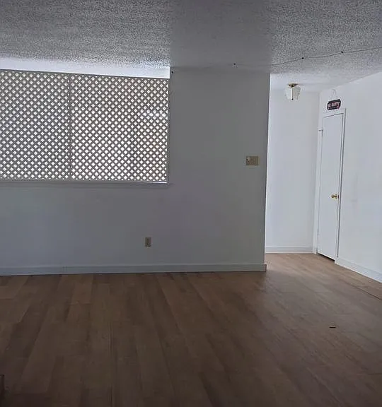 8560 Park Ln — Photo 18