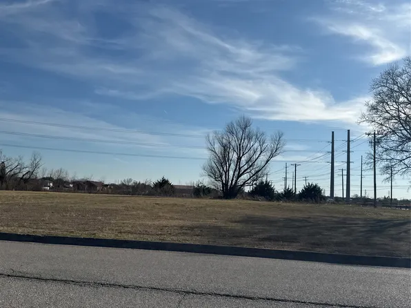 7007 Wichita St, Forest Hill, TX 76140