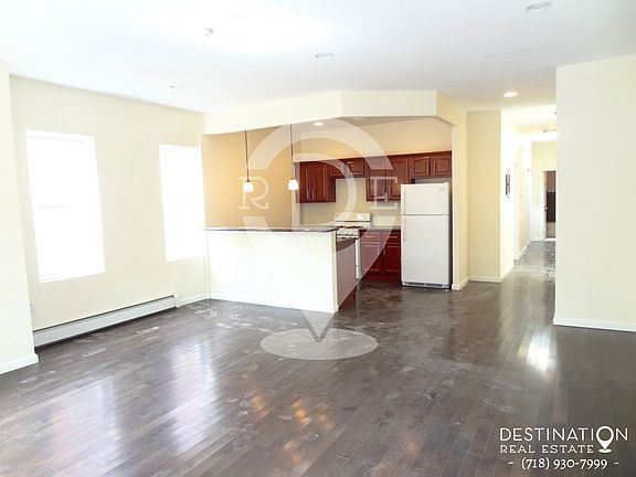 Living Room 18.5x17.5