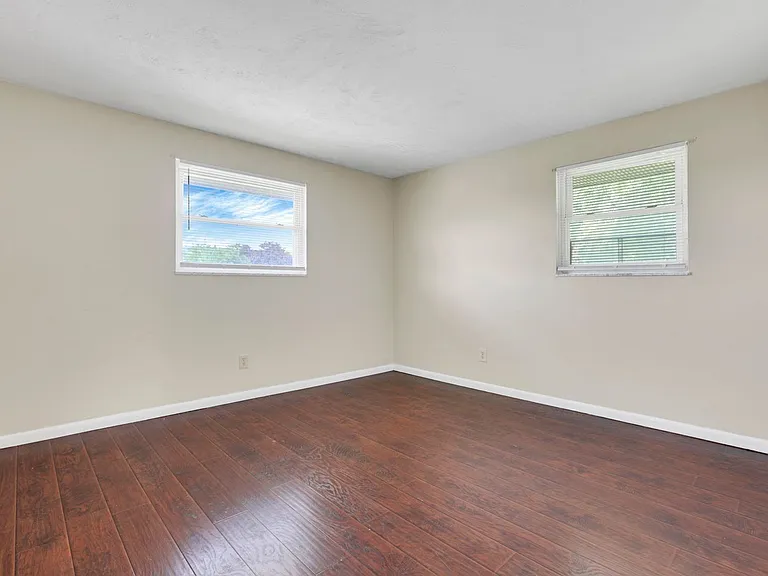 861 Kingsford Rd — Photo 14