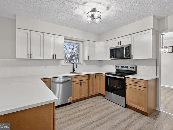 2nd image of 225 Heather Way