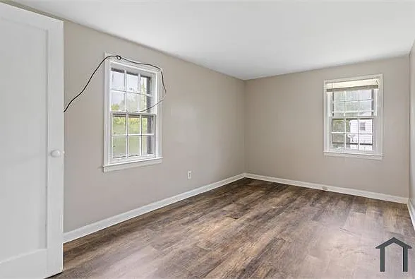 1114 Roslyn Ave — Photo 15