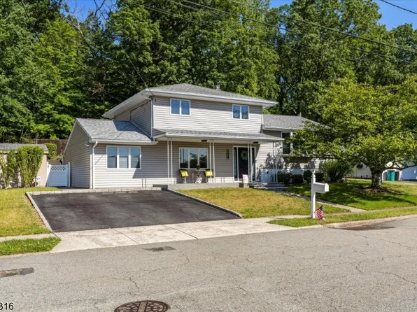 209 Winifred Dr, Totowa Boro, NJ 07512